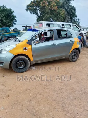 Toyota Vitz 2010 Gray
