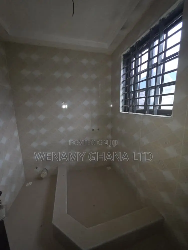 5bdrm House in Gbetsile, Accra Metropolitan for sale