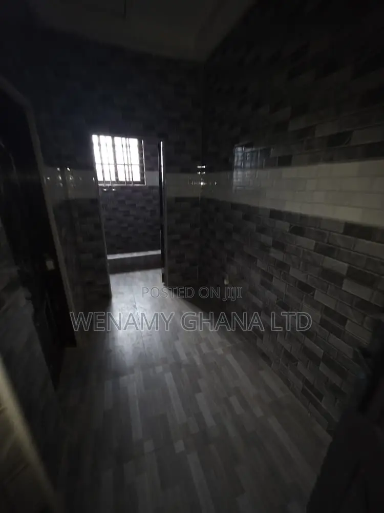 5bdrm House in Gbetsile, Accra Metropolitan for sale