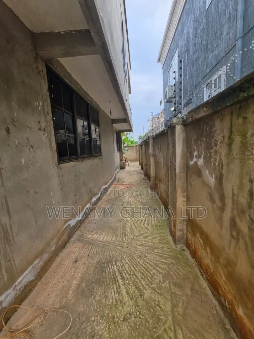 5bdrm House in Gbetsile, Accra Metropolitan for sale
