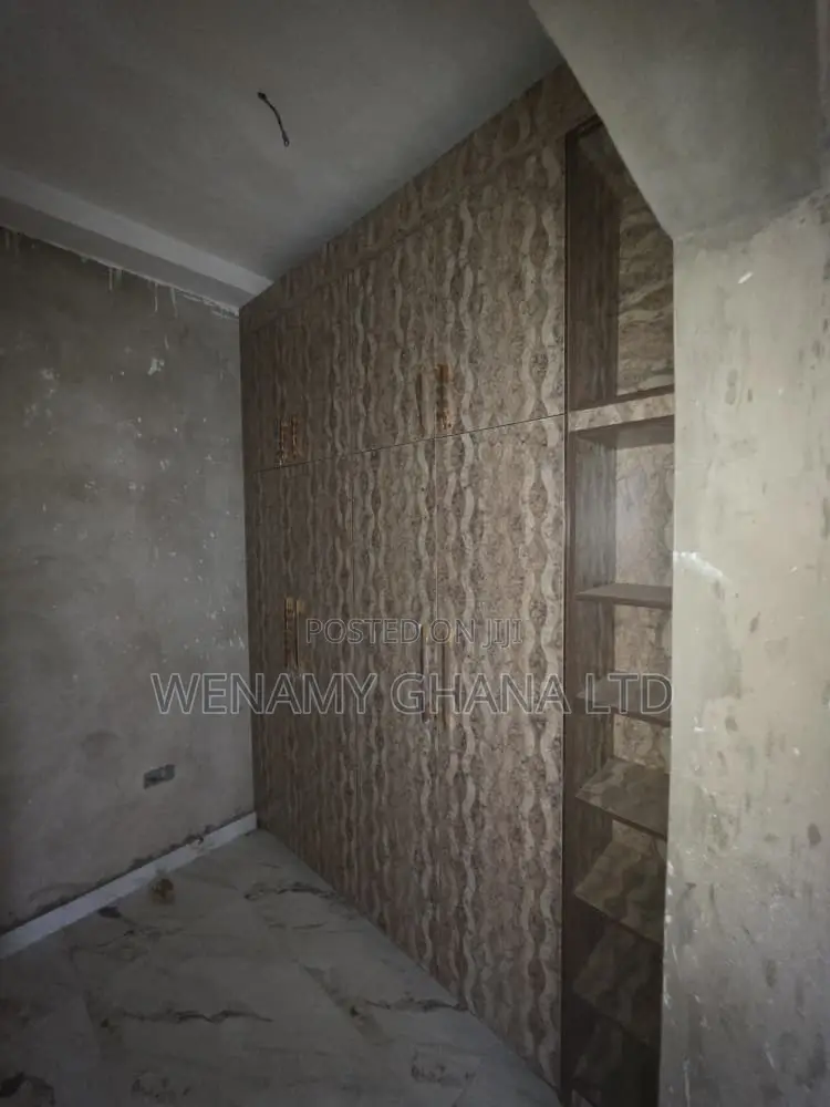 5bdrm House in Gbetsile, Accra Metropolitan for sale