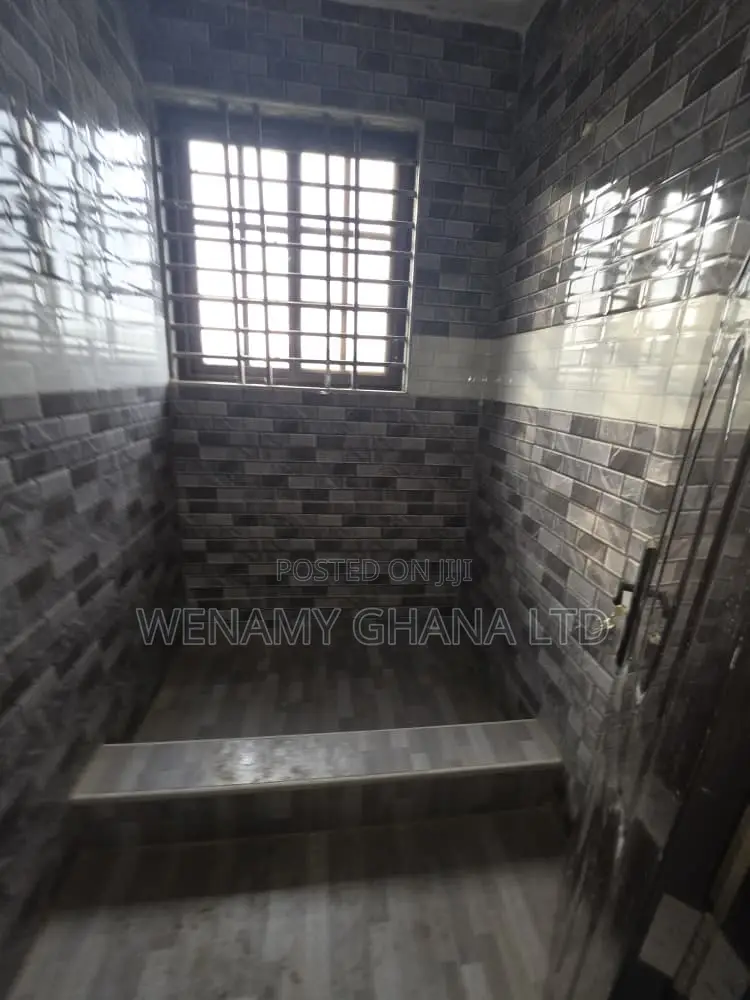 5bdrm House in Gbetsile, Accra Metropolitan for sale