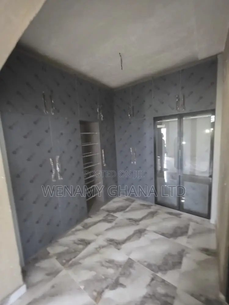 5bdrm House in Gbetsile, Accra Metropolitan for sale