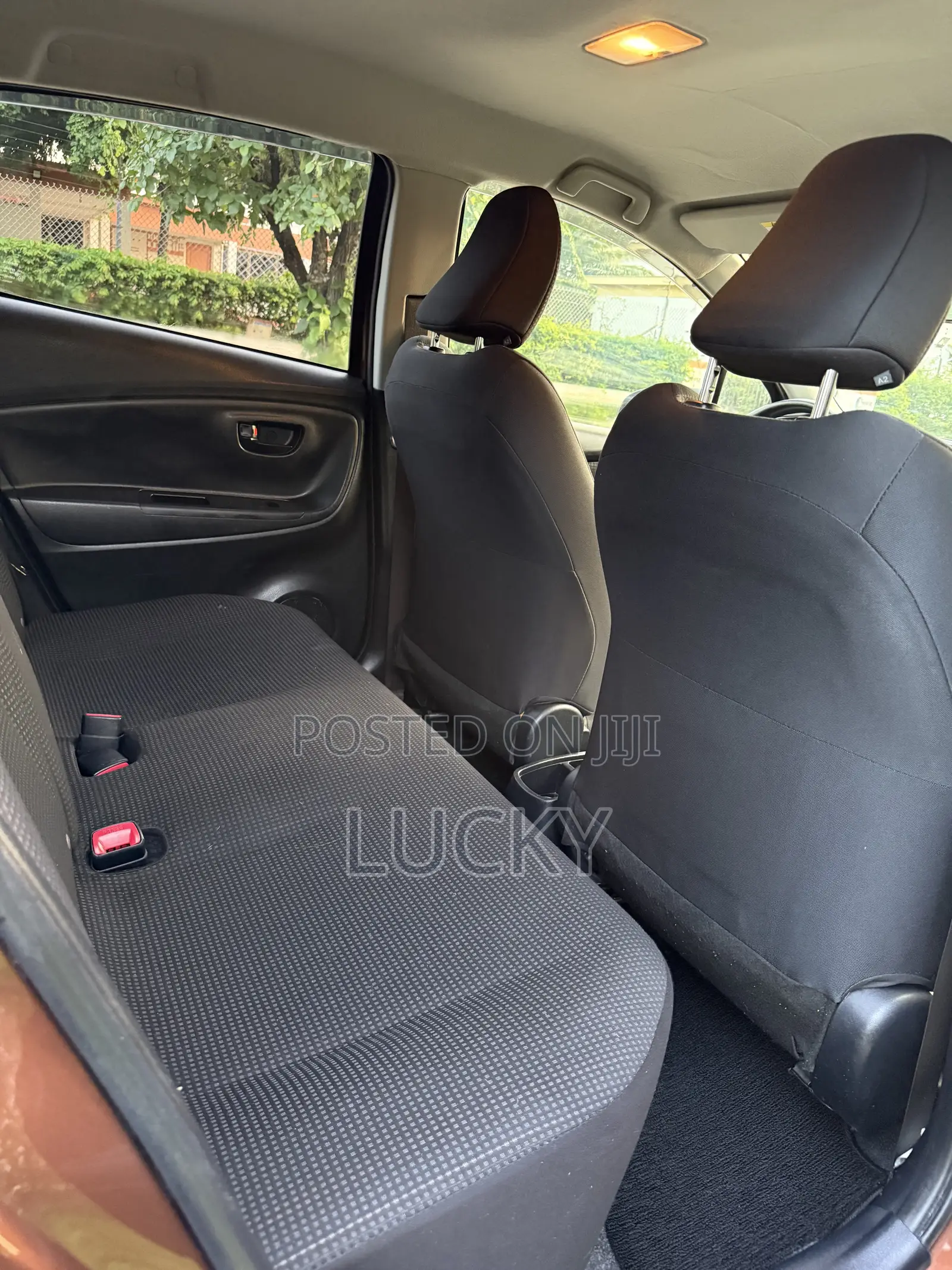 Toyota Vitz 1.3 AWD 5dr 2015 Brown