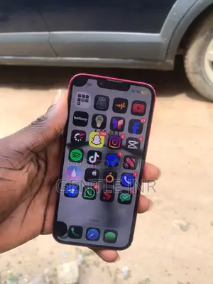 Apple iPhone 13 128 GB Red