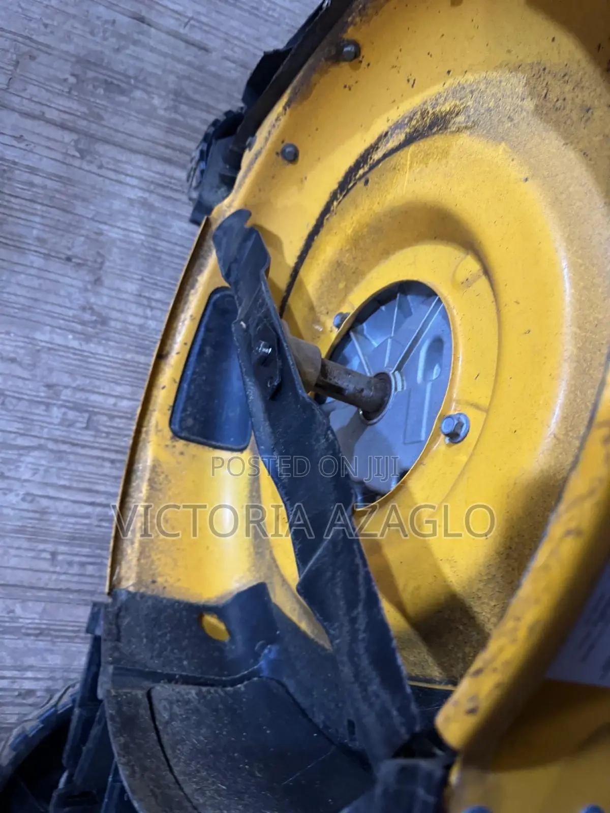 Cub Cadet SC 100 HW Push Lawn Mower