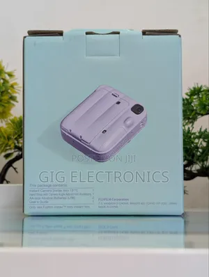Fujifilm Instax Mini 13 Instant Film Camera (Dreamy Purple)