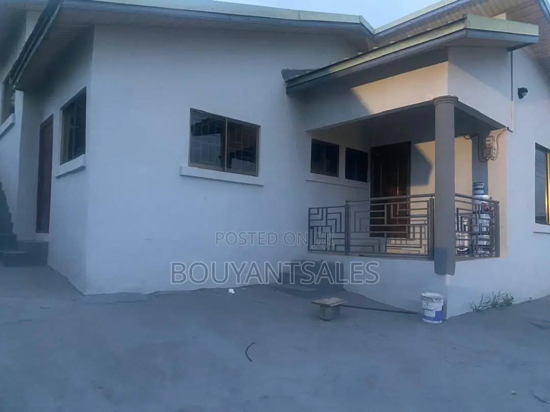 3bdrm House in Ashongman Estate for rent