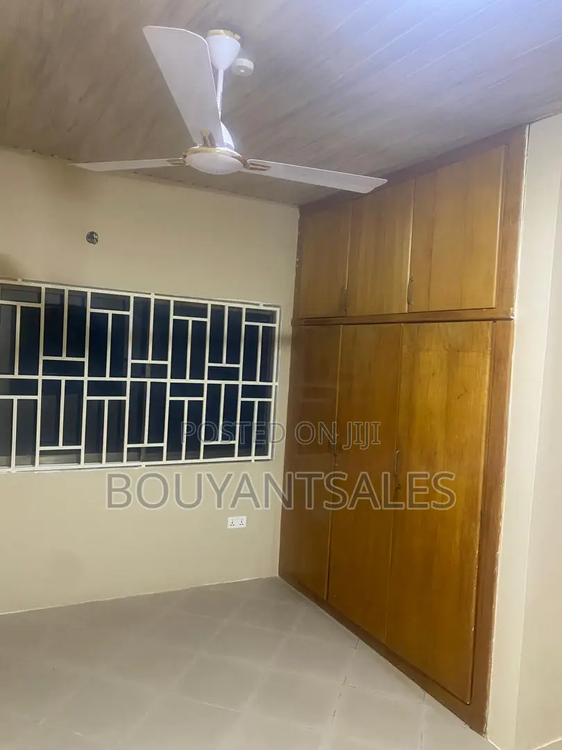 3bdrm House in Ashongman Estate for rent