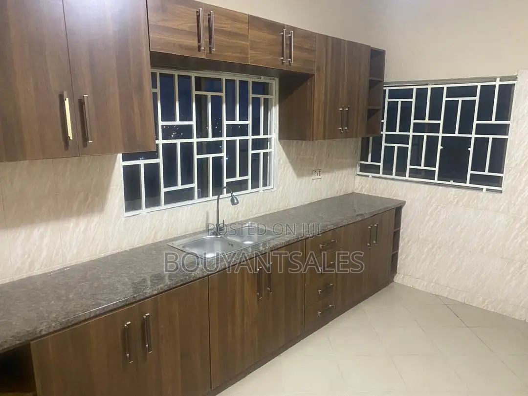 3bdrm House in Ashongman Estate for rent