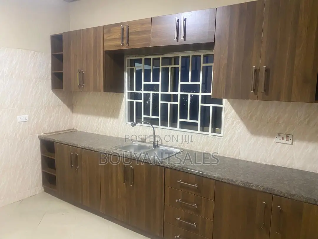 3bdrm House in Ashongman Estate for rent