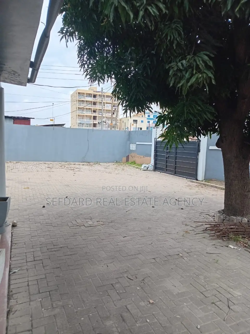 7bdrm House in Sefdard Properties, Achimota for rent