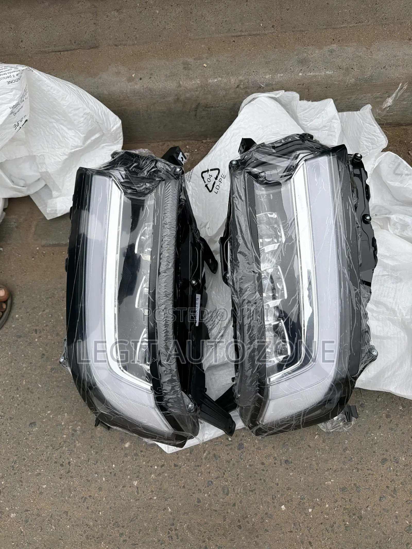 Toyota Land Cruiser 2021,2022,2023, Headlight Available