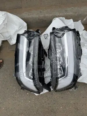 Toyota Land Cruiser 2021,2022,2023, Headlight Available