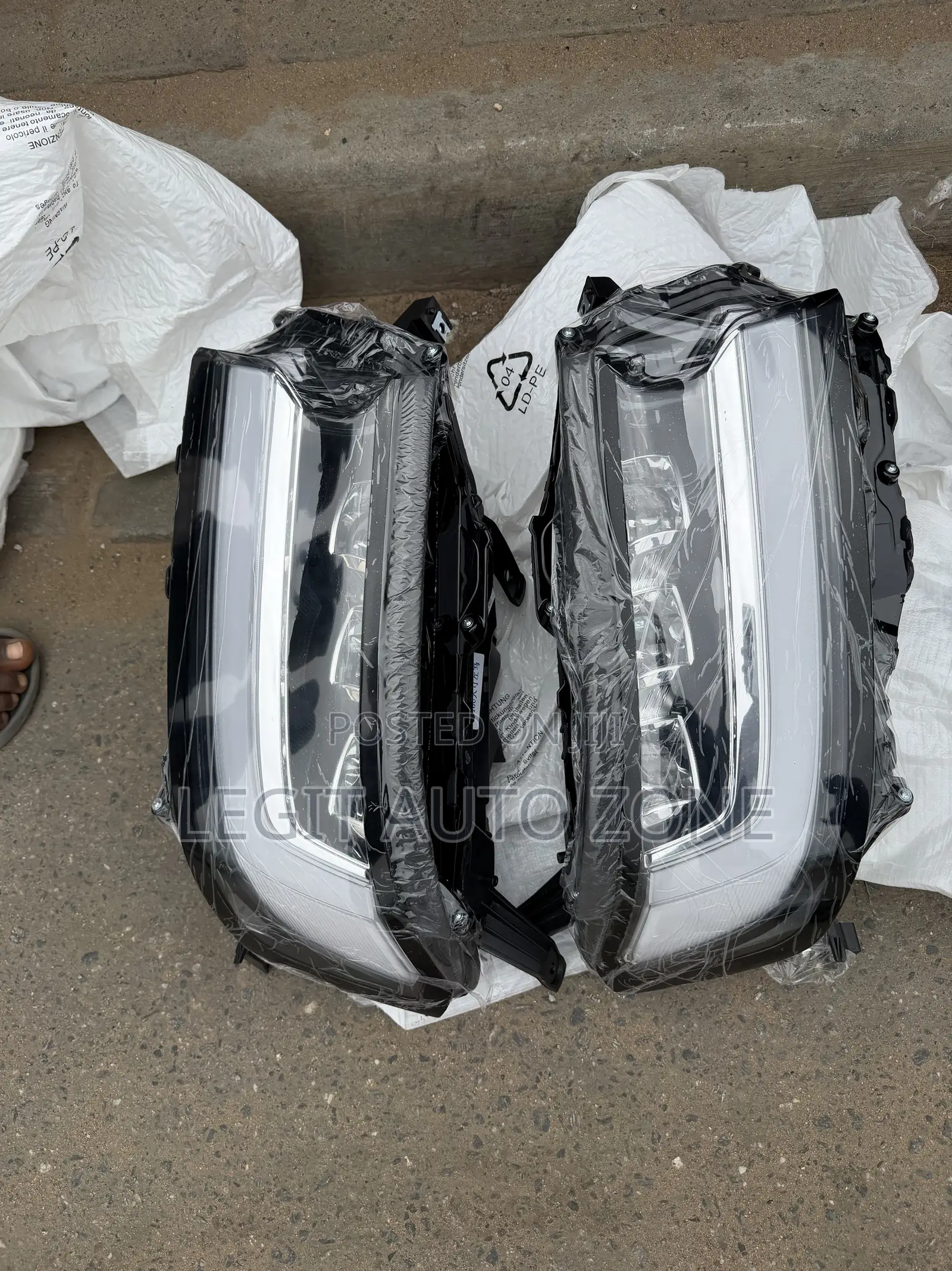 Toyota Land Cruiser 2021,2022,2023, Headlight Available