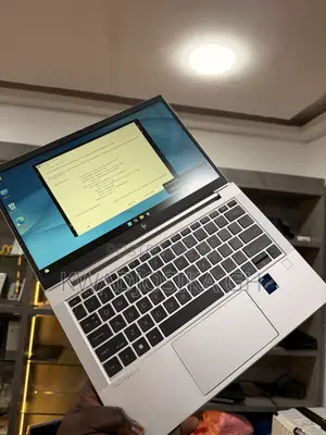Laptop HP EliteBook 640 G9 16GB Intel Core i5 SSD 256GB