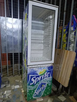 Commercial Display Fridge / Drinks Chiller