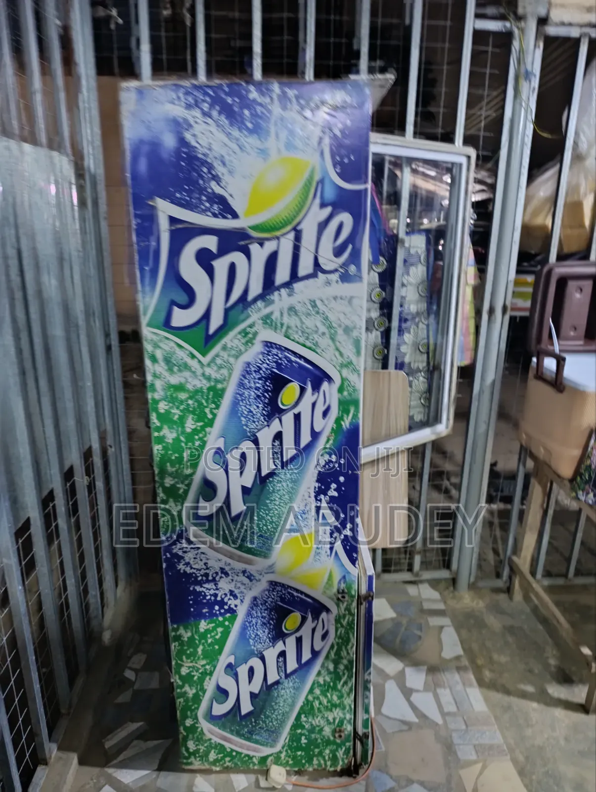 Commercial Display Fridge / Drinks Chiller