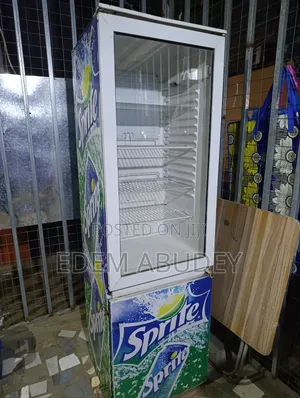 Commercial Display Fridge / Drinks Chiller