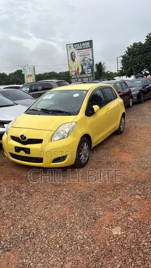 Toyota Vitz 1.0 FWD 5dr 2010 Yellow