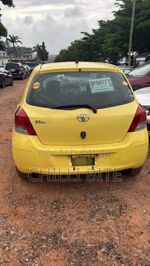 Toyota Vitz 1.3 AWD 3dr 2010 Yellow