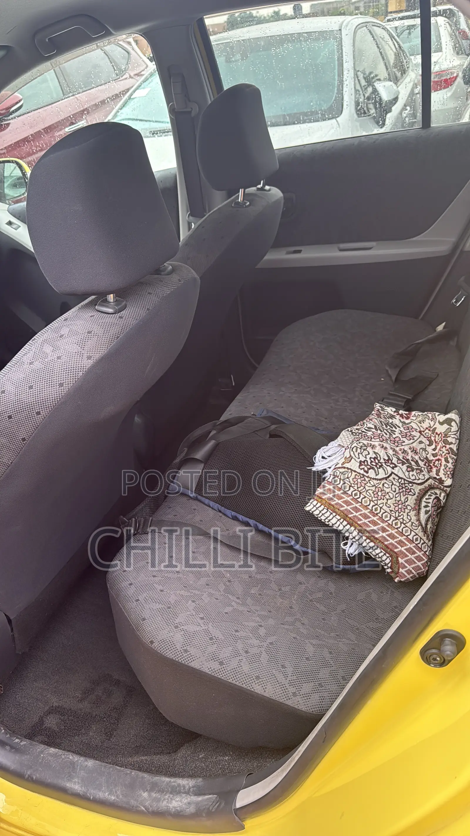 Toyota Vitz 1.3 AWD 3dr 2010 Yellow
