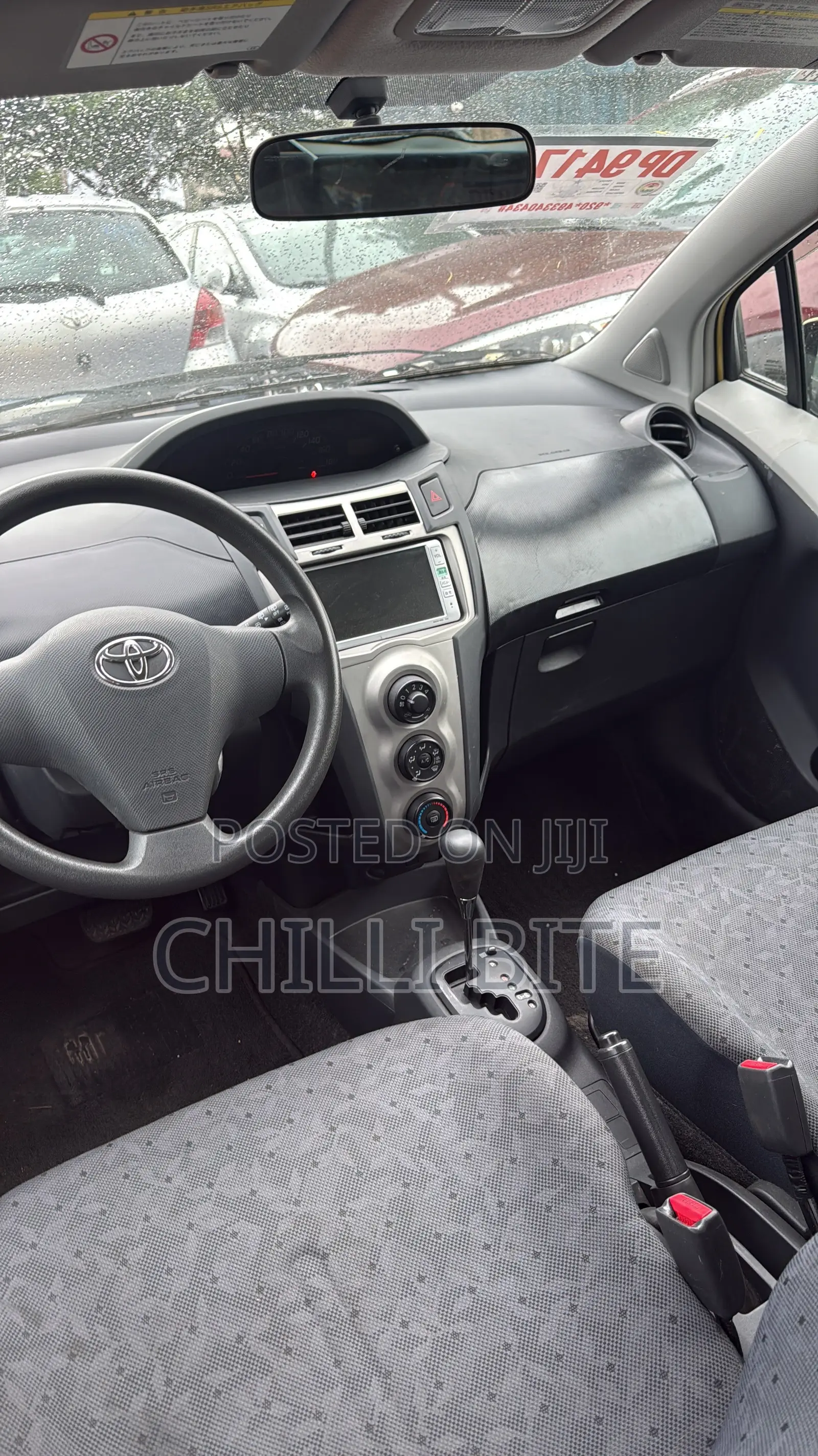 Toyota Vitz 1.3 AWD 3dr 2010 Yellow