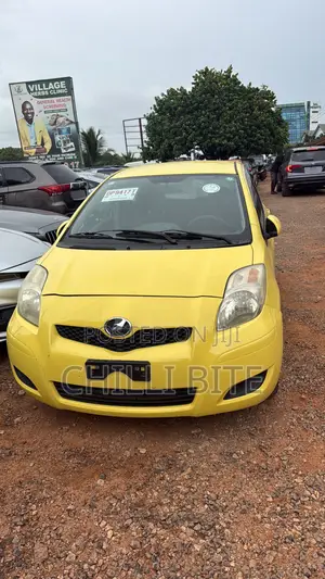 Toyota Vitz 1.3 AWD 3dr 2010 Yellow