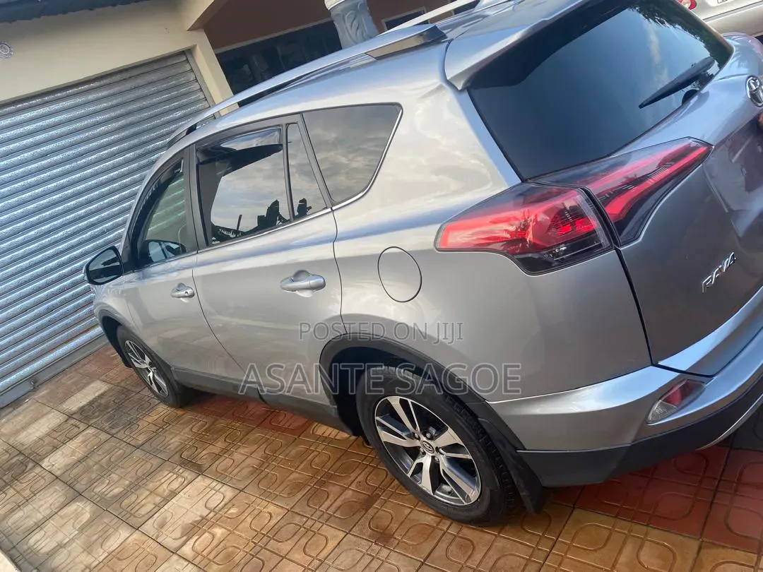 Toyota RAV4 2018 Gray