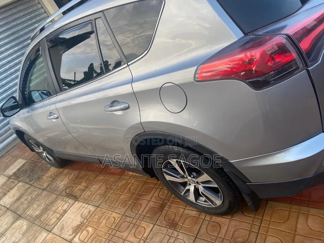 Toyota RAV4 2018 Gray