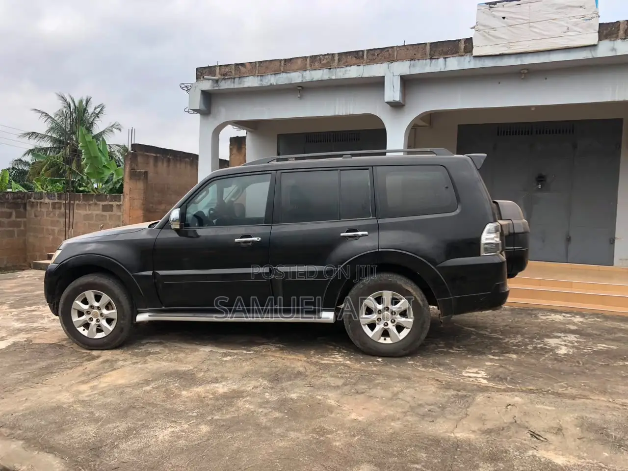 Mitsubishi Pajero 2015 Black