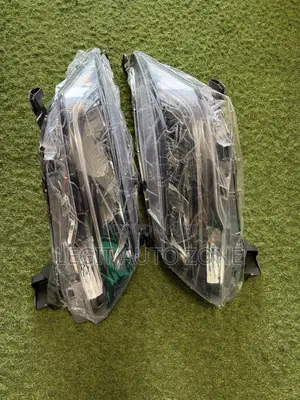 Toyota Rush 2017,2018,2019,2020, Headlight Available
