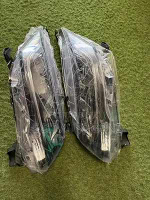 Toyota Rush 2017,2018,2019,2020, Headlight Available
