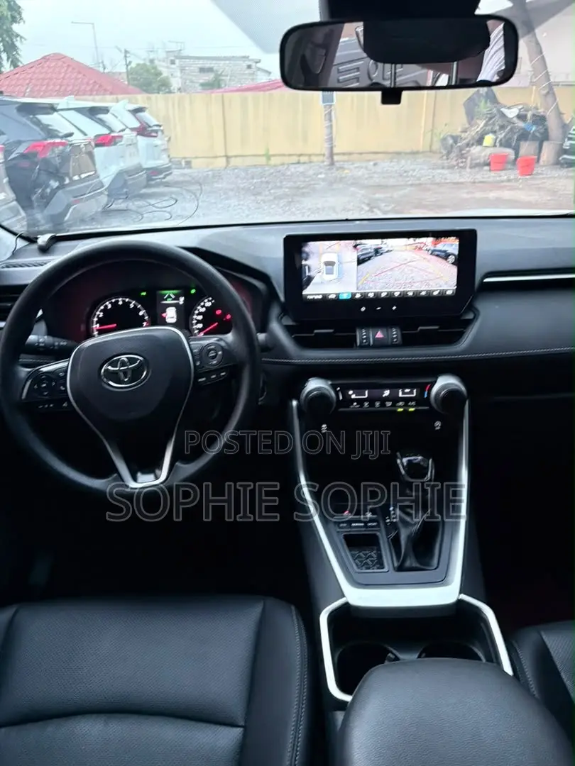 Toyota RAV4 XLE AWD 2023 White