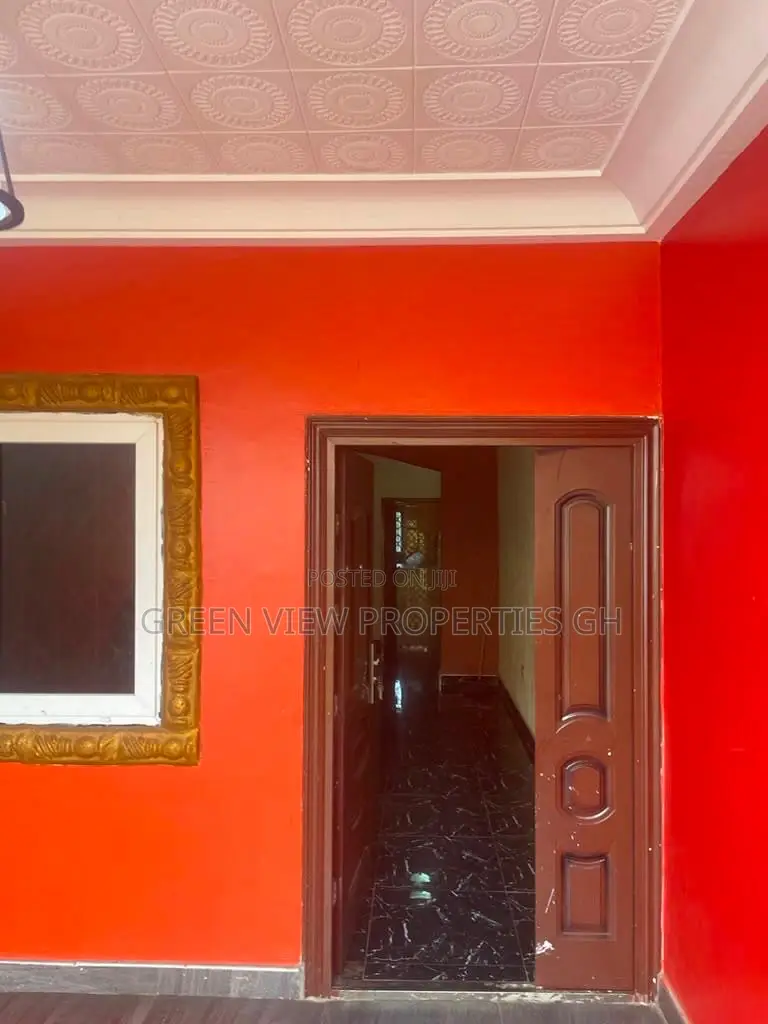 3bdrm Apartment in West Hills Mall Area for rent