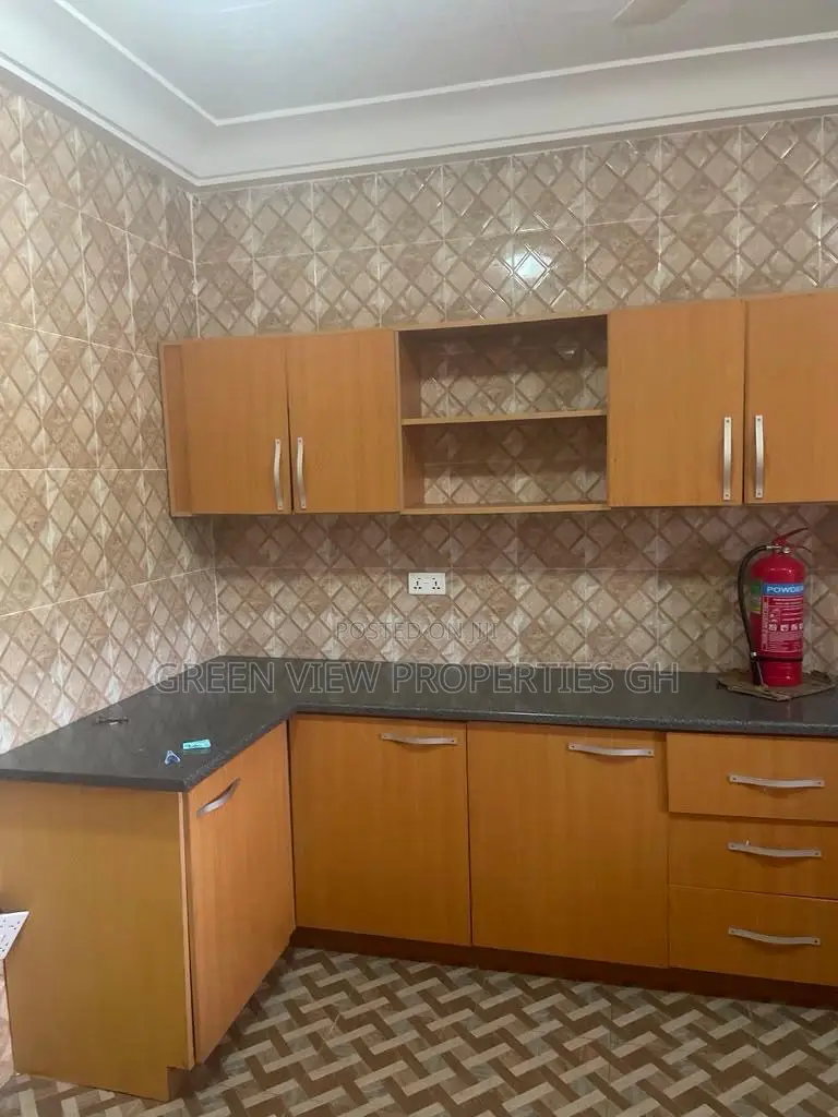 3bdrm Apartment in West Hills Mall Area for rent