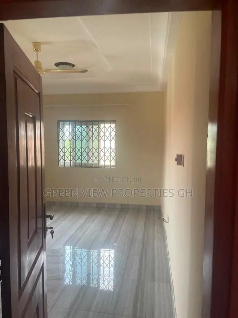 3bdrm Apartment in West Hills Mall Area for rent