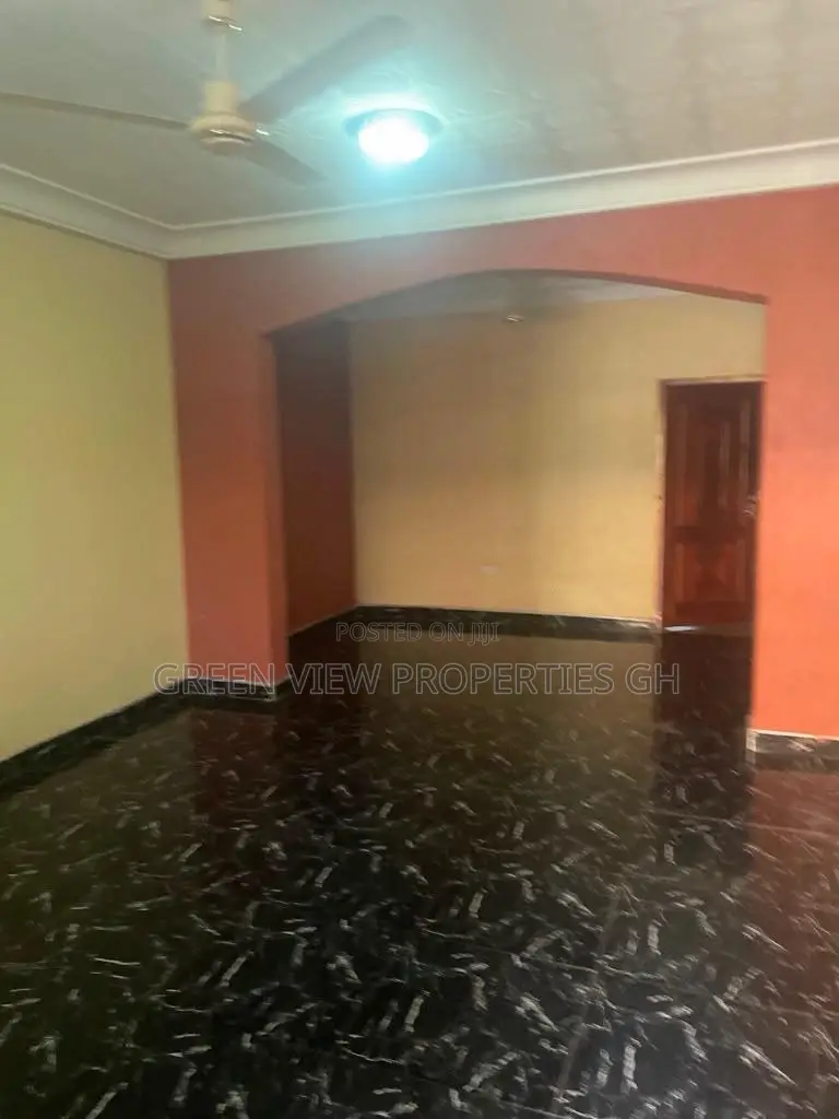 3bdrm Apartment in West Hills Mall Area for rent