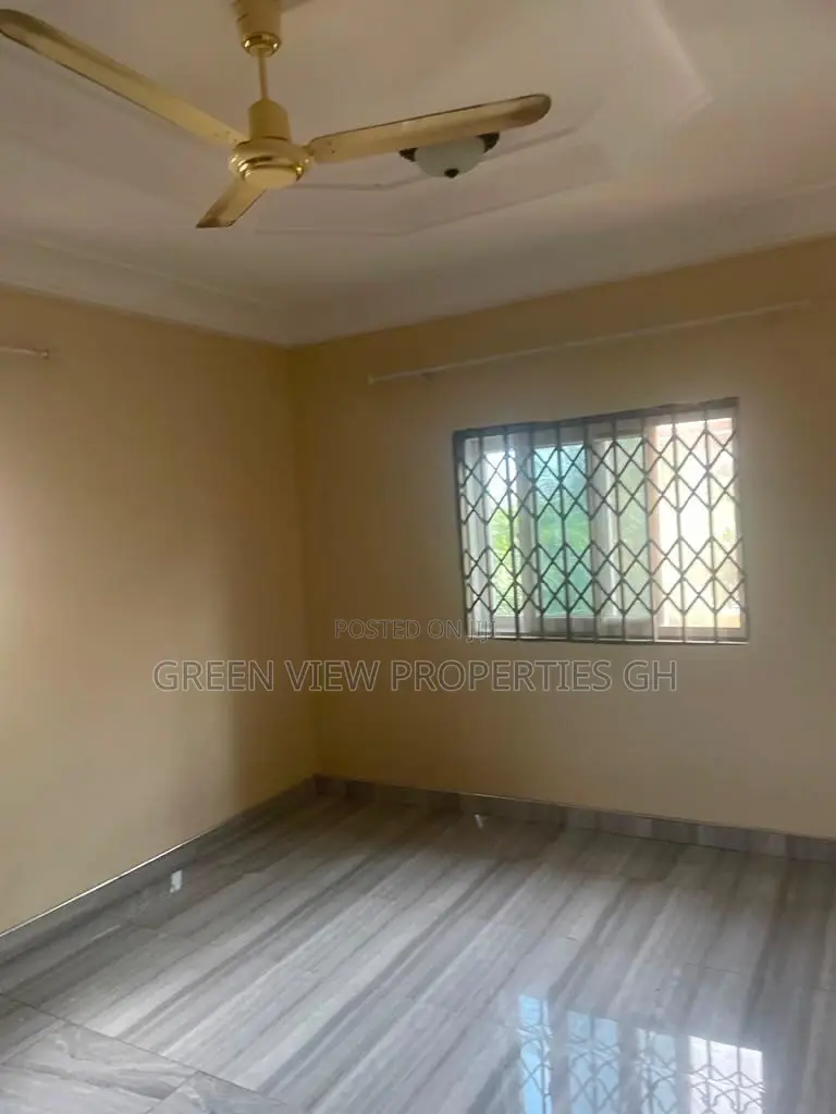 3bdrm Apartment in West Hills Mall Area for rent