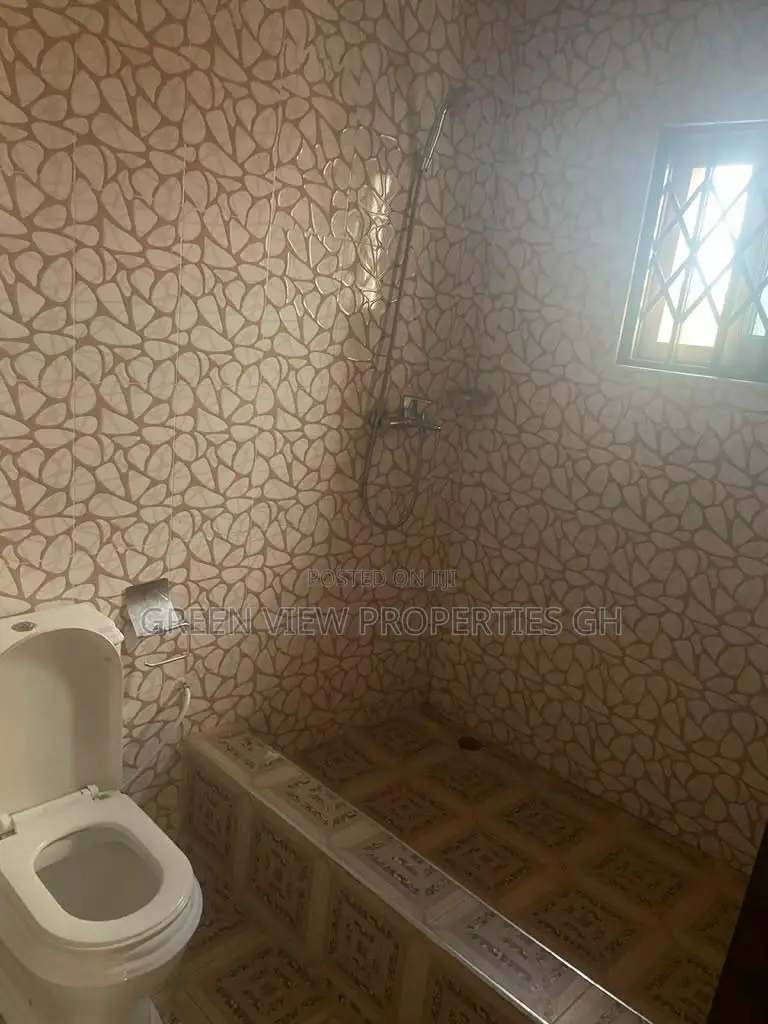 3bdrm Apartment in West Hills Mall Area for rent