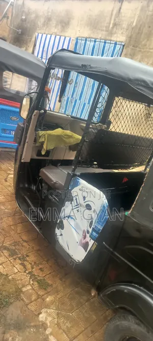 Bajaj RE 2026 Black