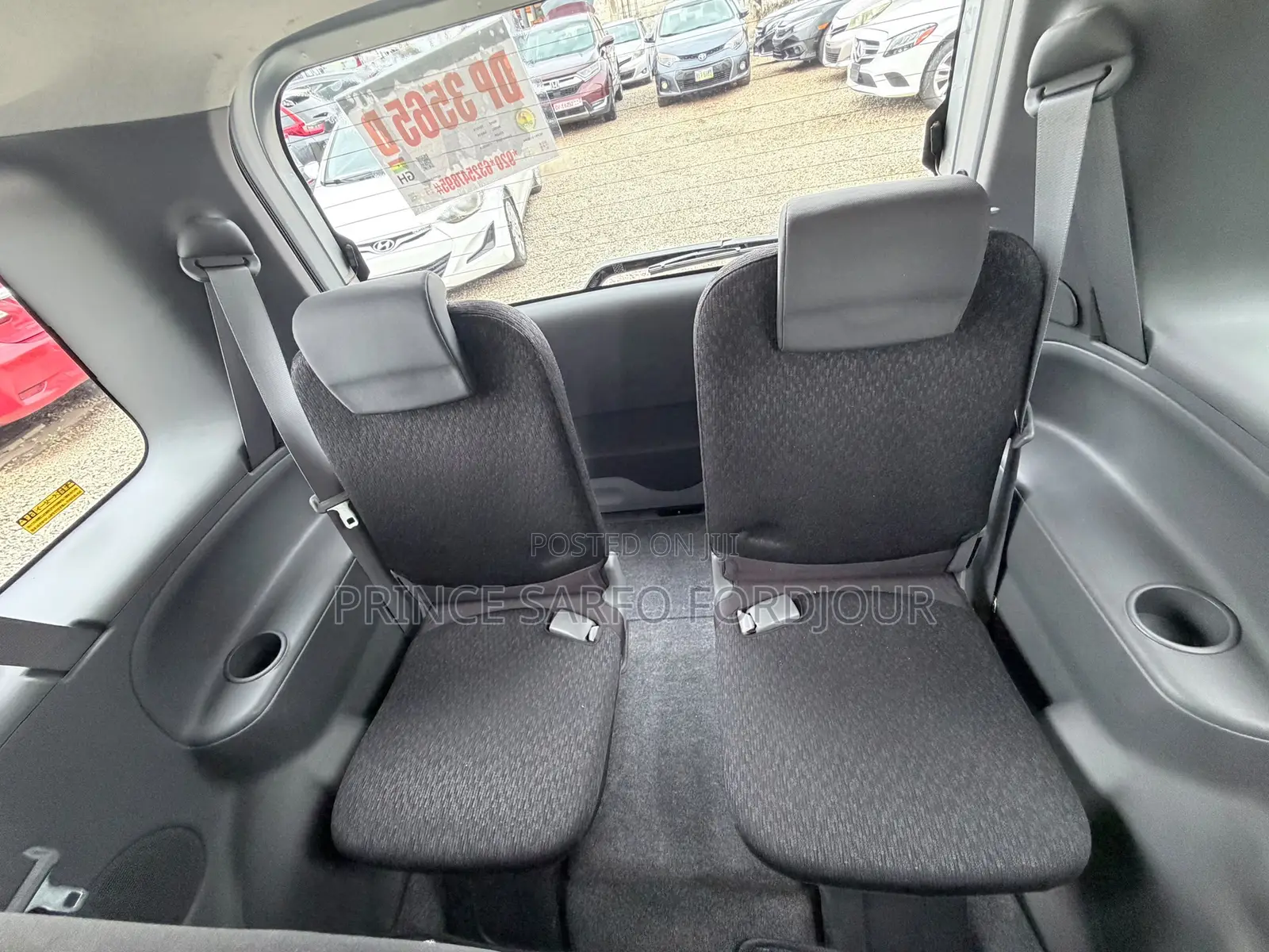 Toyota Sienta 2013 Silver