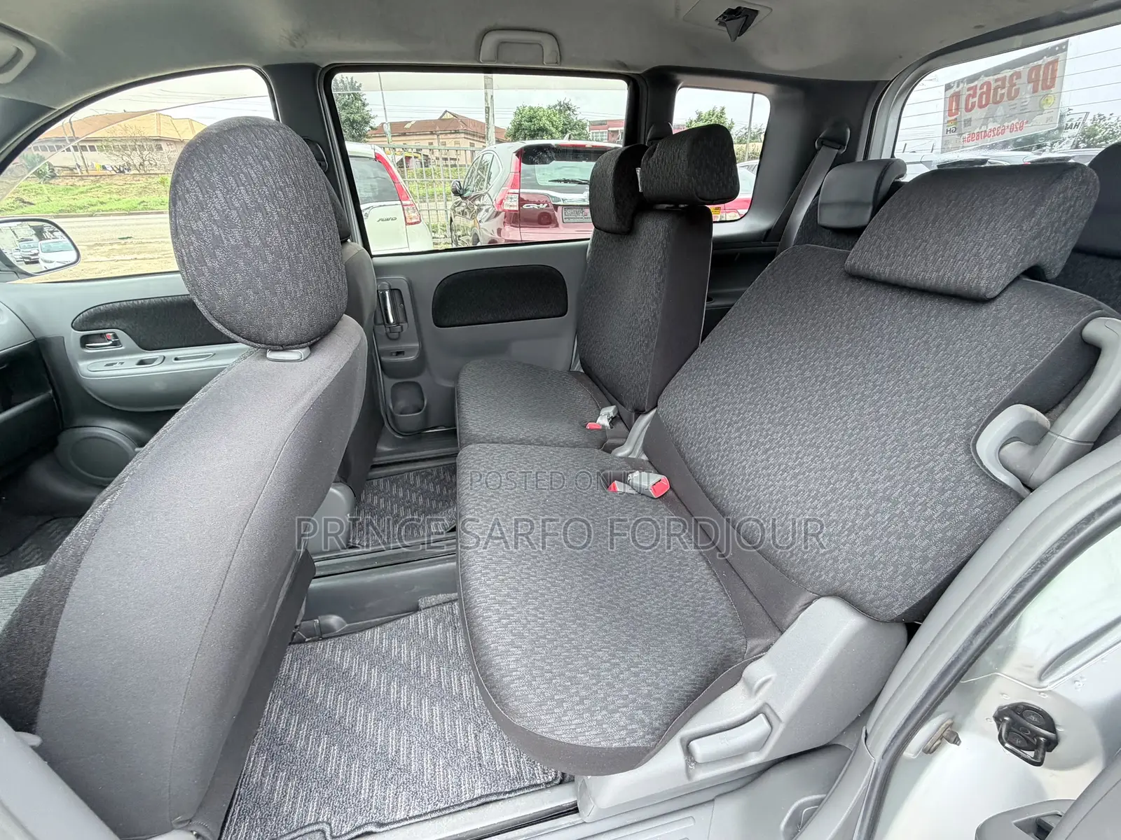 Toyota Sienta 2013 Silver