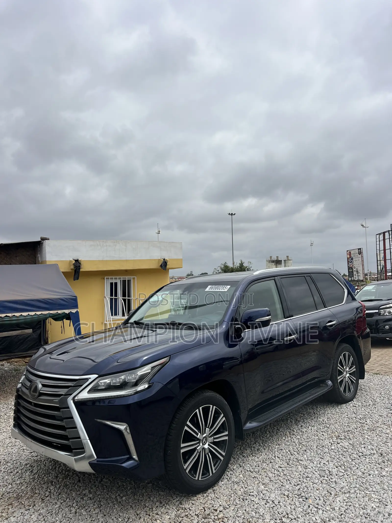 Lexus LX 2018 Blue