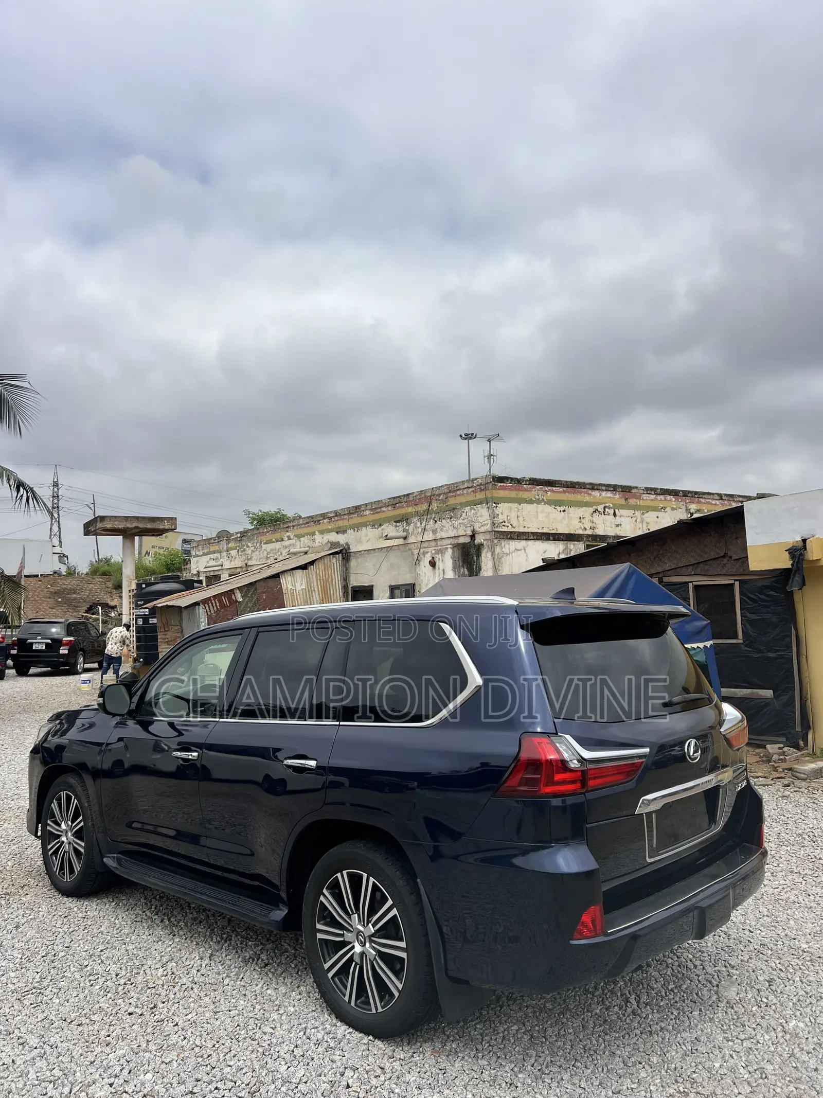 Lexus LX 2018 Blue