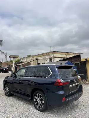 Lexus LX 2018 Blue