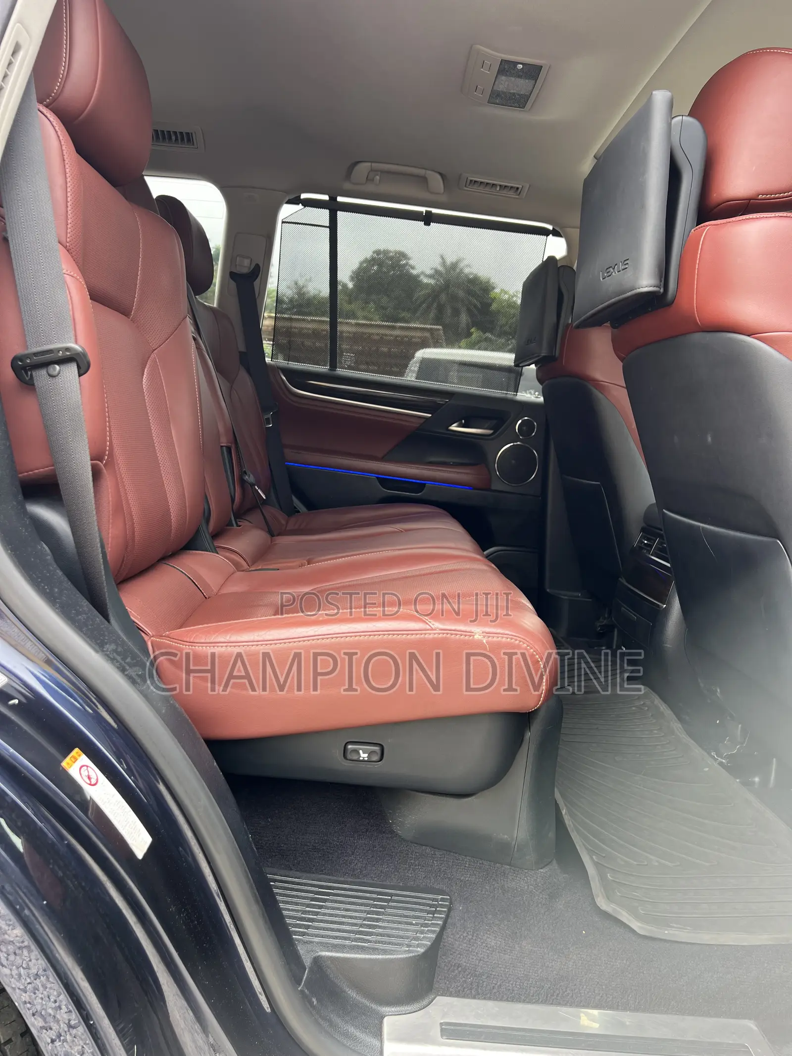 Lexus LX 2018 Blue