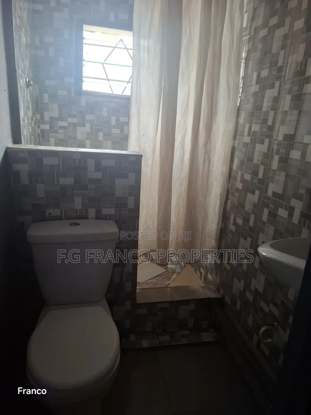 1bdrm Apartment in Kg Franco Properties, Baatsona Total for rent