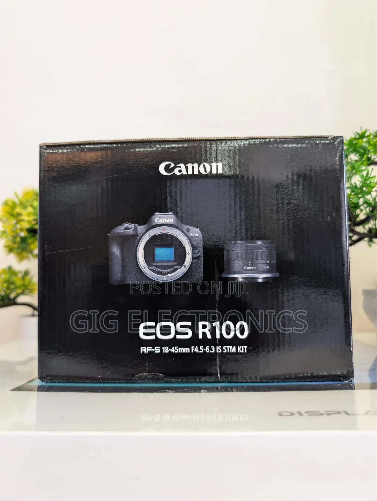 Canon EOS R100 Mirrorless Camera With 18-45mm Lens