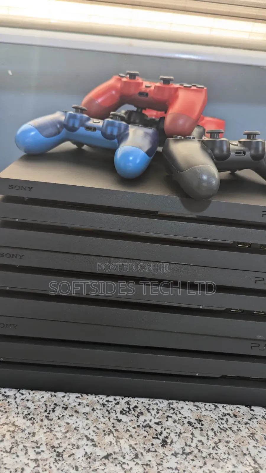 Anti Scratch Video Game Console With 17 Games Installed PS 4